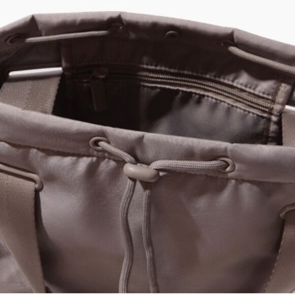 Beyond Yoga Convertible Gym Bag – Taupe Gray Backpack Tote - Picture 7 of 11